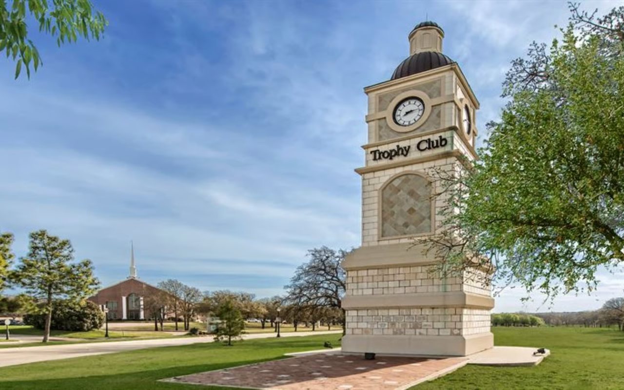 Trophy Club entrance clock tower monument